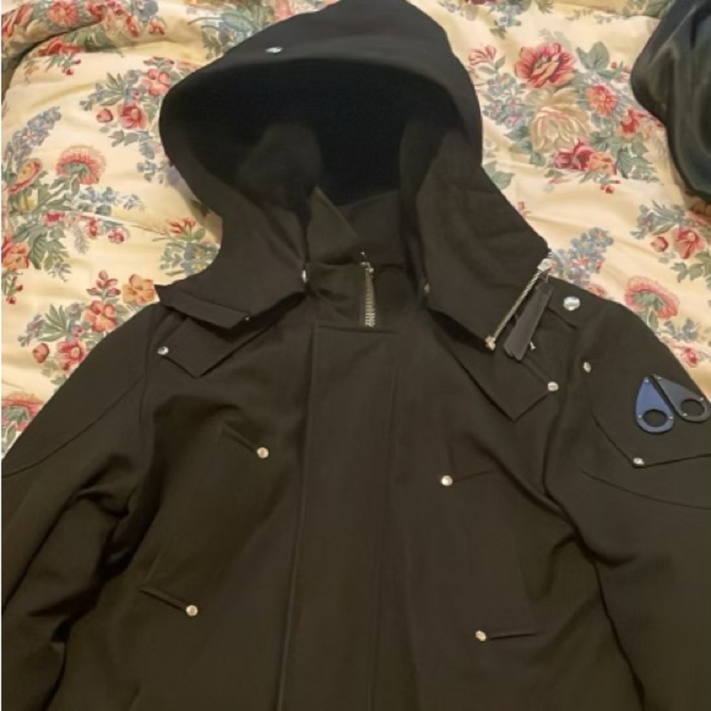 Moose Knuckles Sterling Parka 400$ contact me